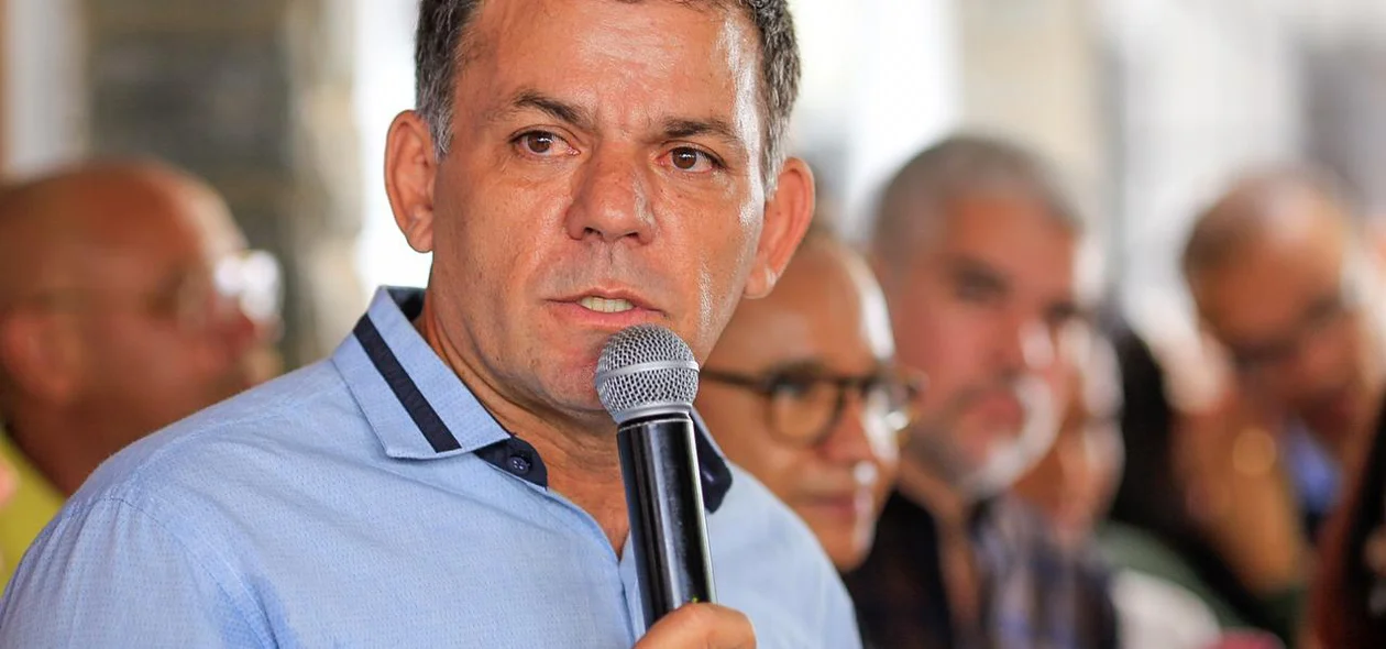 Coronel Carlos Augusto durante seu pronunciamento