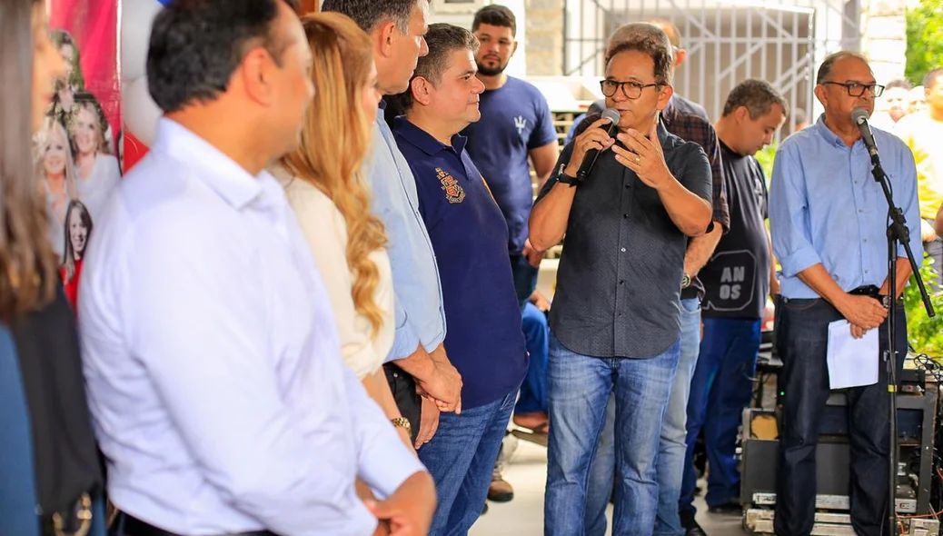 Dr. Hélio durante seu pronunciamento
