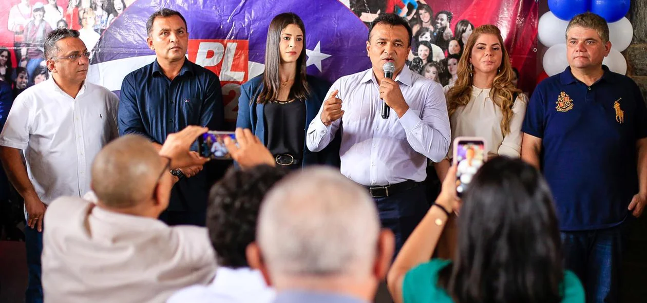 Fábio Abreu participa da inauguração da sede do PL