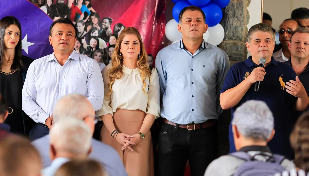 Fábio Abreu participa de inauguração da sede do PL