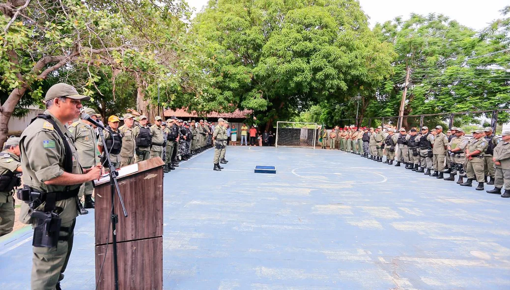 Lindomar Castilho na solenidade de passagem de comando do 5º BPM