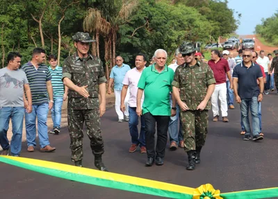 Deputado Themístocles Filho na inauguração da Ponte do Vaqueiro