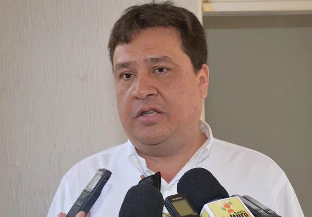 Nerinho vai discutir sucessão em Picos com o  governador