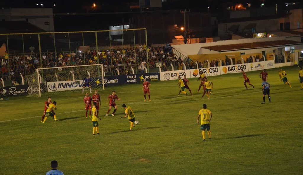 Picos pressionou o adversário em boa parte do jogo