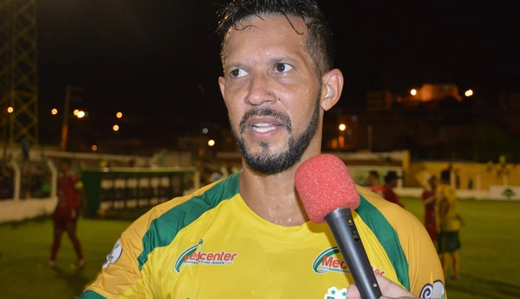 Raphael Freitas reclamou de pênalti não marcado