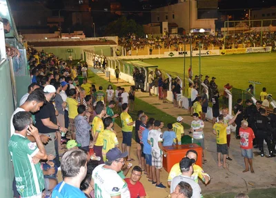 Torcida lotou o Estádio Helvídio Nunes