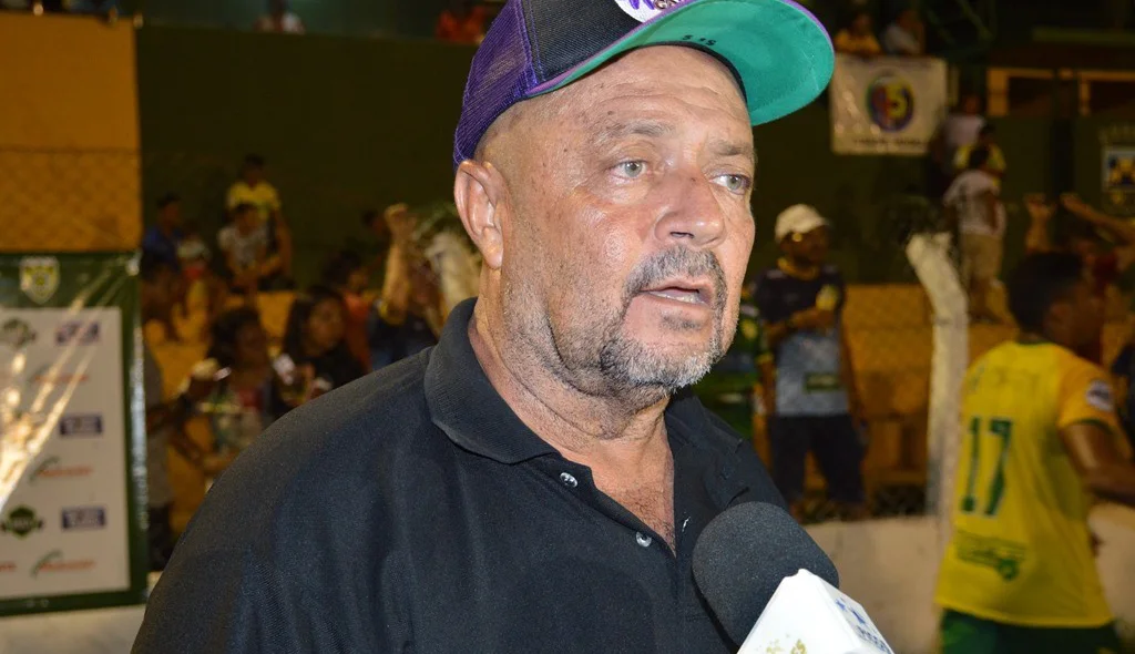 Treinador Adelmo Soares comenta desempenho do time