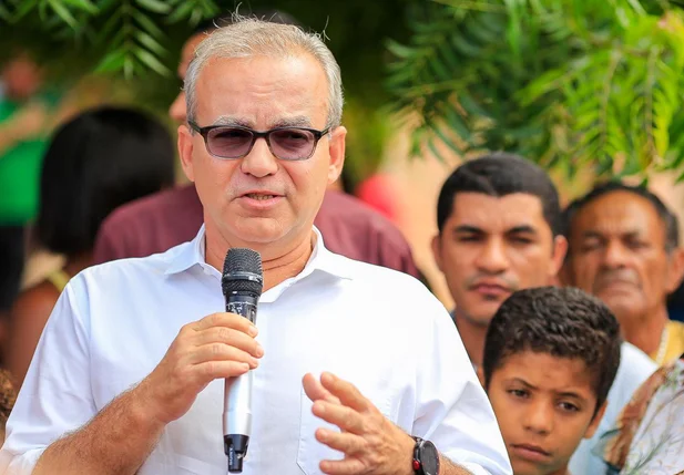 Firmino autoriza pavimentação do assentamento Nova Esperança