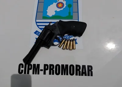 Arma encontrada com o suspeito