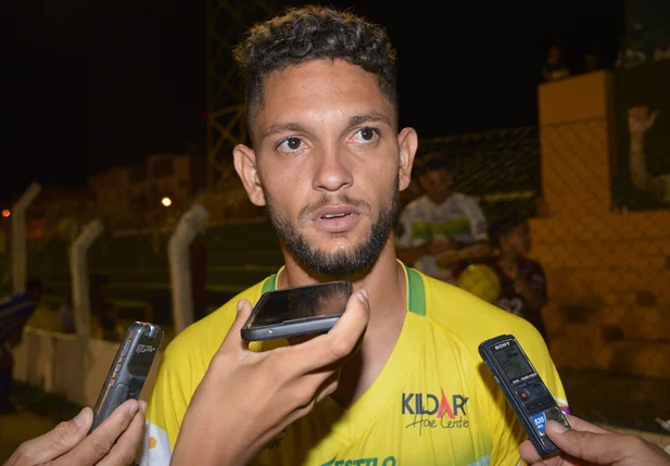 Atacante João Paulo reforça Picos no certame estadual