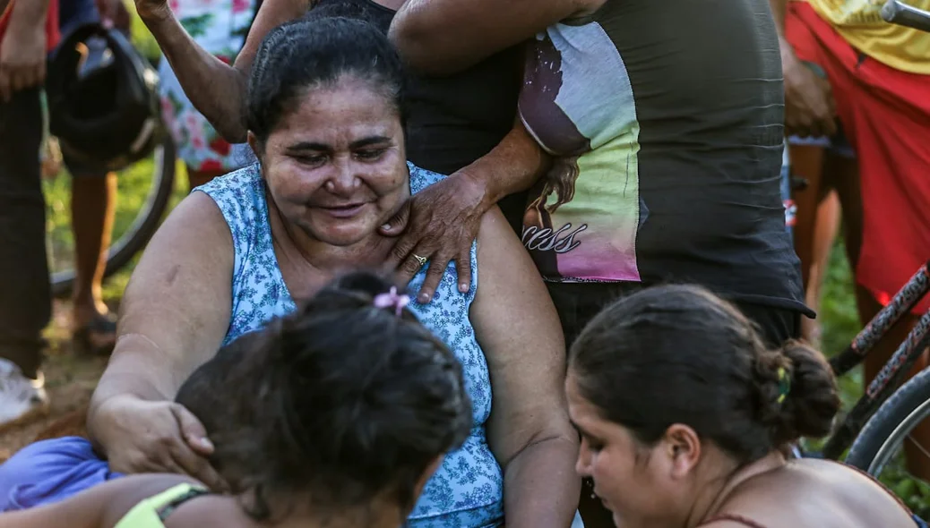 Esposa e filhas da vítima