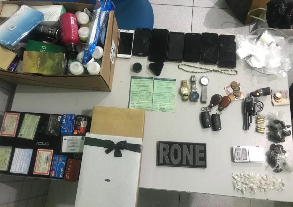 Objetos encontrados com o trio