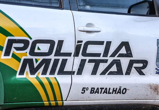 Os policias do 5° Batalhão foram isolar o local do crime