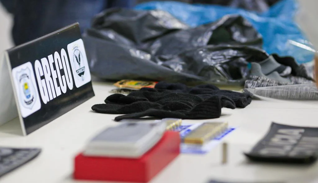 Material apreendido pela equipe do Greco