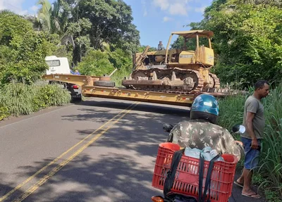 Os dois lados da rodovia foram interditados
