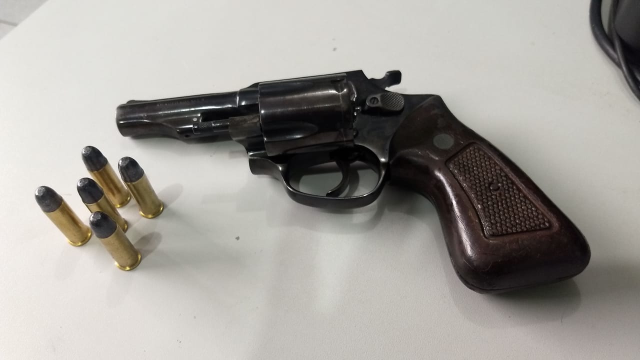 Arma encontrada com o homem