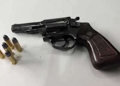 Arma encontrada com o homem