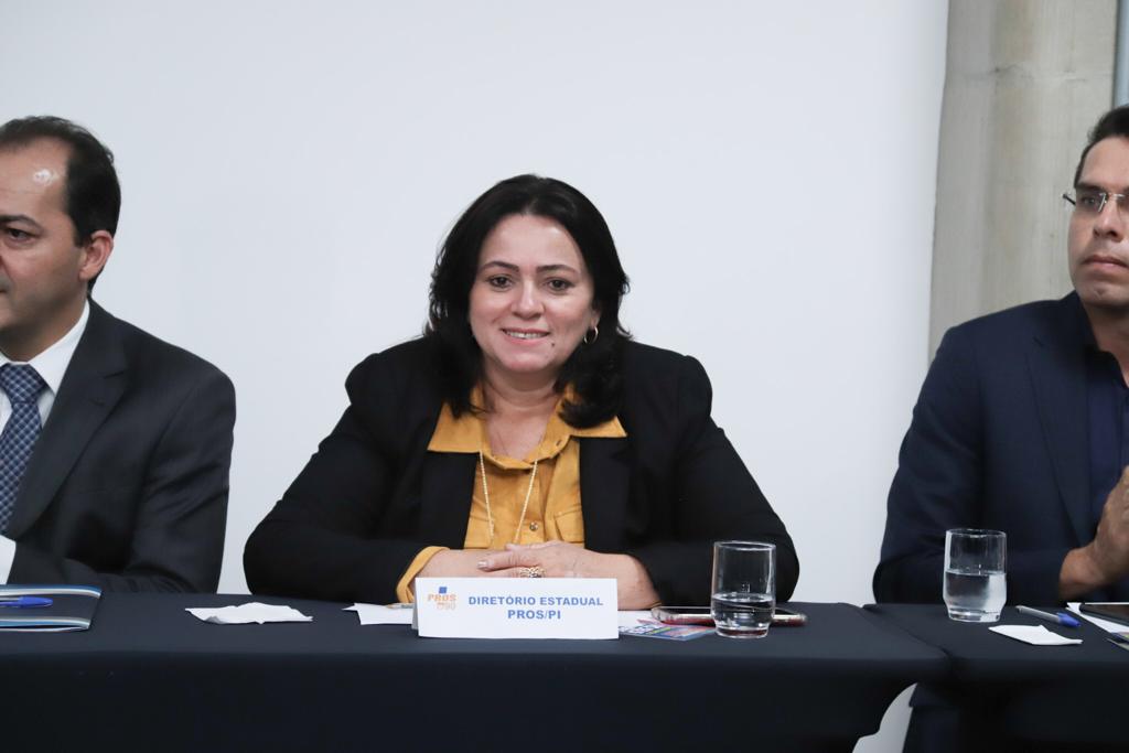Marilene Aguiar em encontro do Pros