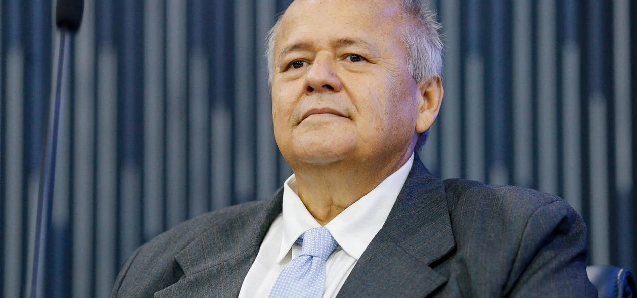 Dr. Charles da Silveira 