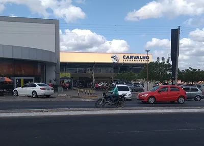 Comercial Carvalho da Avenida Barão de Gurguéia