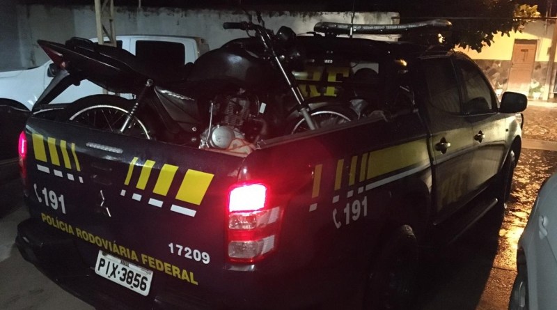 Motocicleta apreendida pela PRF