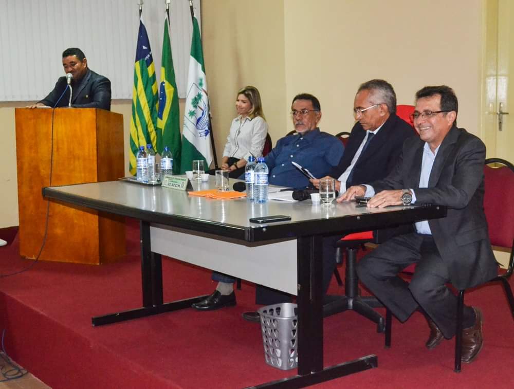 Prefeito Genival Bezerra participa da abertura do ano legislativo