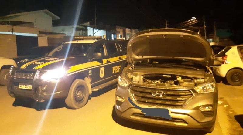 Carro apreendido pela PRF 