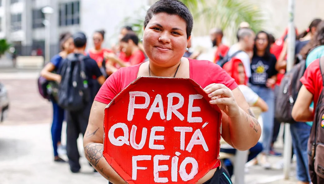 Estudantes manifestam contra o valor da passagem de ônibus