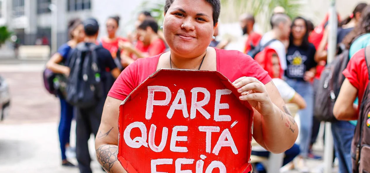 Estudantes manifestam contra o valor da passagem de ônibus