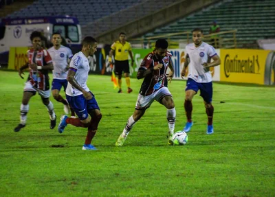 Lance entre River e Bahia pela Copa do Brasil