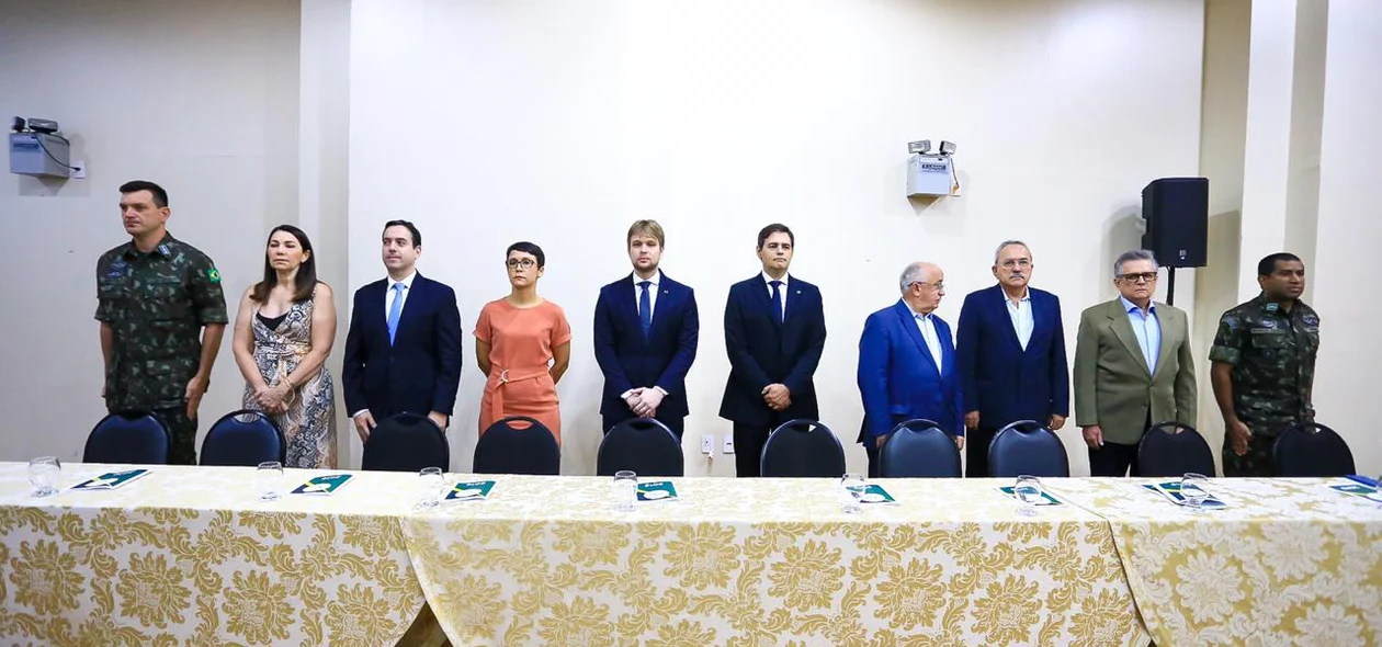 Autoridades presentes no balanço da Advocacia Geral da União de 2019