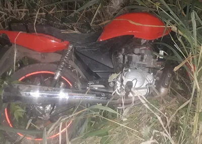 Motocicleta apreendida pela Polícia Militar