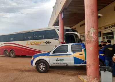Ônibus apreendido durante a operação
