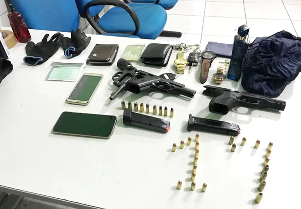 Armas de procedência desconhecida