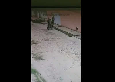 Câmera flagra assalto no bairro Cabral