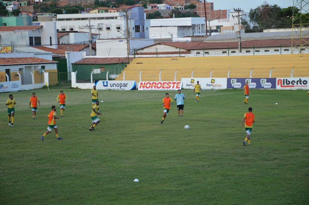 Atleta já participou do treino desta terça-feira