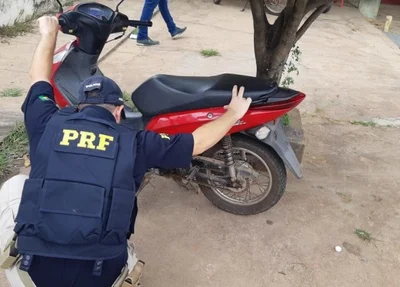 PRF prende mulher de 25 anos e apreende motocicleta