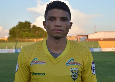 Volante Adriano reforça elenco do Picos