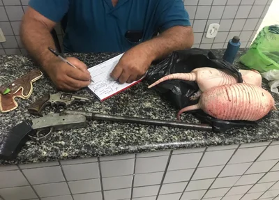 Apreensão de armas e animais silvestres