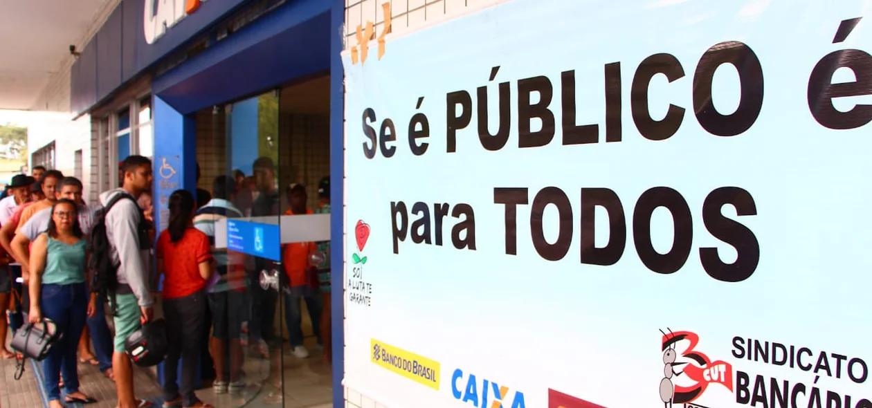 Ato na frente da Caixa Econômica Federal