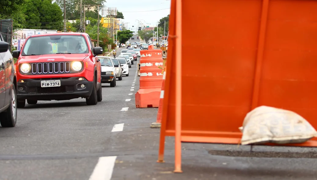 Fluxo em apenas uma pista na Ponte Wall Ferraz nos sentido centro-bairro