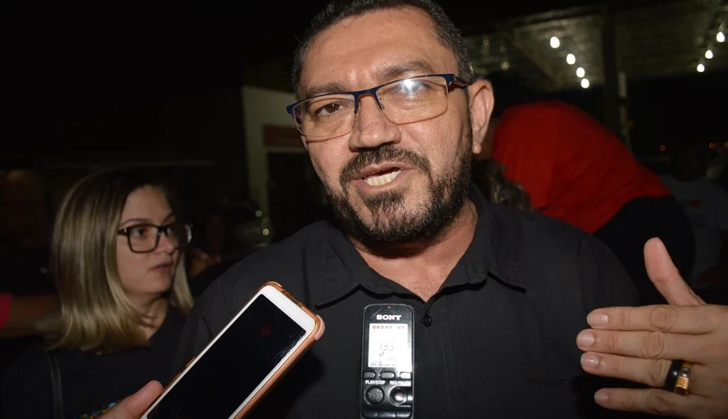 Padre Walmir agradece aos amigos pela recepção