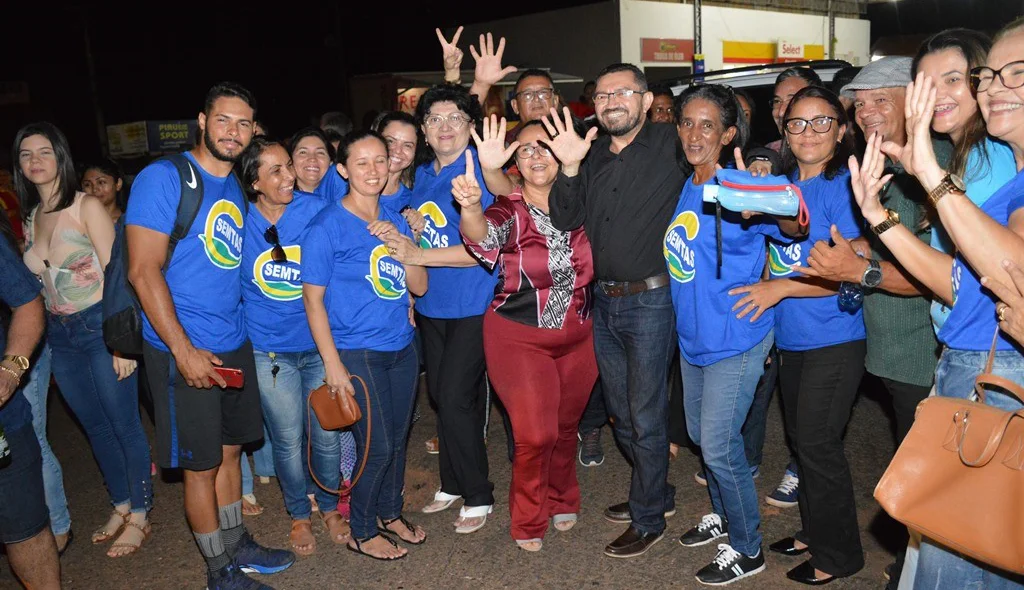 Padre Walmir com amigos e corregionários