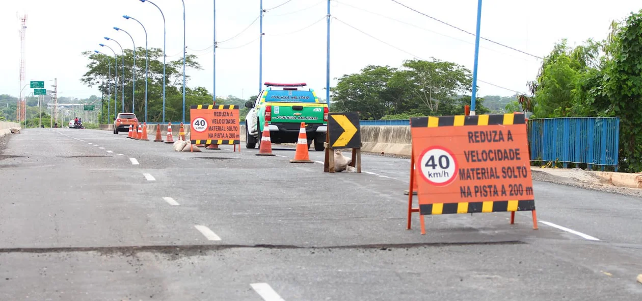 Sinalização foi colocada para orientar os motoristas