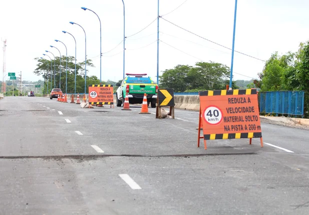 Sinalização foi colocada para orientar os motoristas
