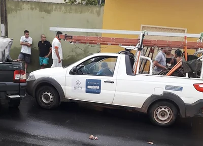 Carro da Equatorial bloqueado por populares