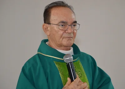 Padre Chiquinho entrega Paróquia Nossa Senhora dos Remédios