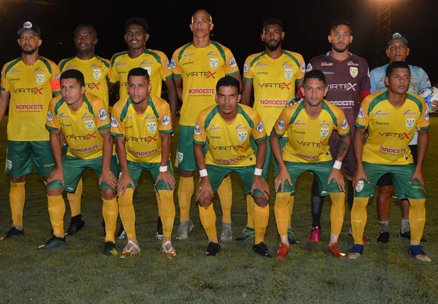 Picos vence e amplia vantagem na liderança