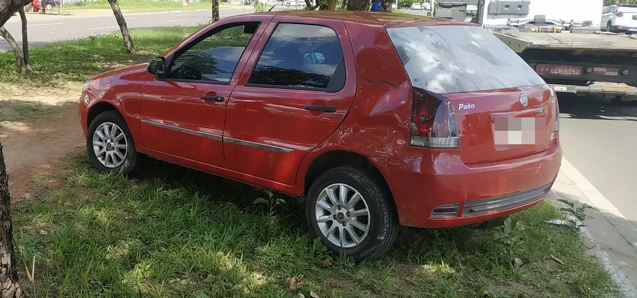 Segundo carro envolvido no acidente na Avenida João XXIII