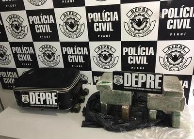 Material apreendido no interior do veículo